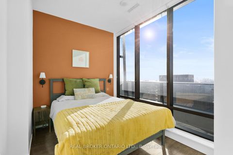 Photo 2 at 4406 - 5 St Joseph Street, Bay Street Corridor, Toronto