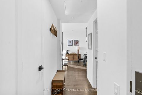 Photo 5 at 4406 - 5 St Joseph Street, Bay Street Corridor, Toronto