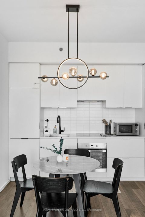 Photo 9 at 4406 - 5 St Joseph Street, Bay Street Corridor, Toronto