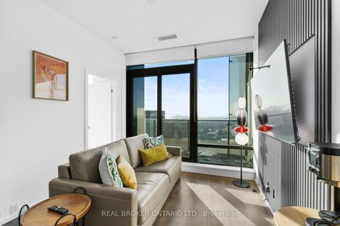 Photo 16 at 4406 - 5 St Joseph Street, Bay Street Corridor, Toronto