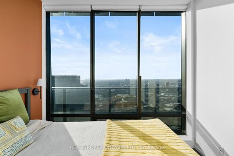 Photo 21 at 4406 - 5 St Joseph Street, Bay Street Corridor, Toronto