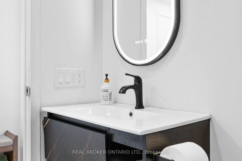 Photo 23 at 4406 - 5 St Joseph Street, Bay Street Corridor, Toronto