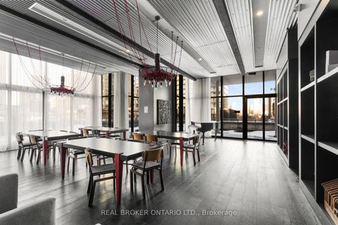 Photo 32 at 4406 - 5 St Joseph Street, Bay Street Corridor, Toronto