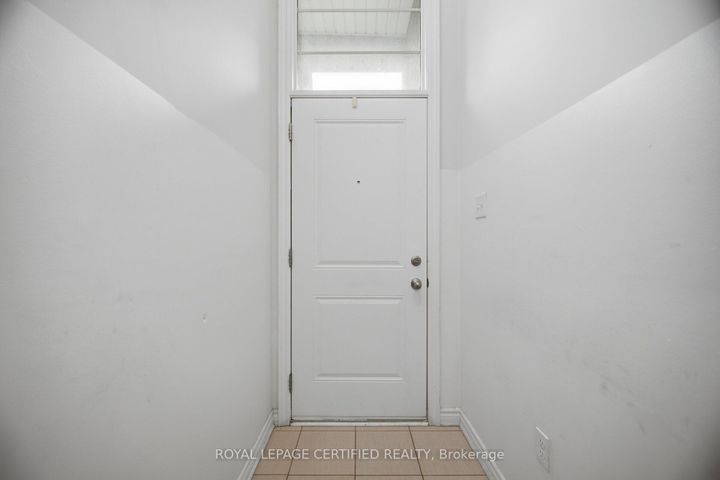 Photo 2 at 22 - 383 Dundas Street E, Waterdown, Hamilton