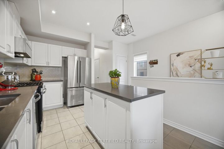 Photo 5 at 22 - 383 Dundas Street E, Waterdown, Hamilton