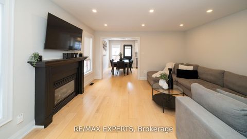 Photo 3 at 111 Argento Crescent, Vellore Village, Vaughan