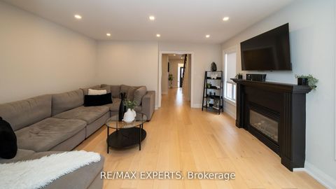 Photo 4 at 111 Argento Crescent, Vellore Village, Vaughan