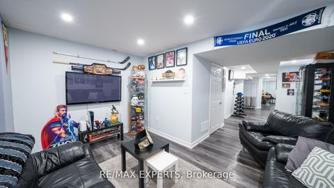 Photo 15 at 111 Argento Crescent, Vellore Village, Vaughan