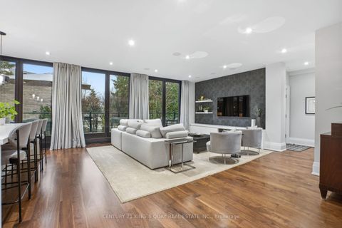 Photo 5 at 33 Nesbitt Drive, Leaside, Toronto