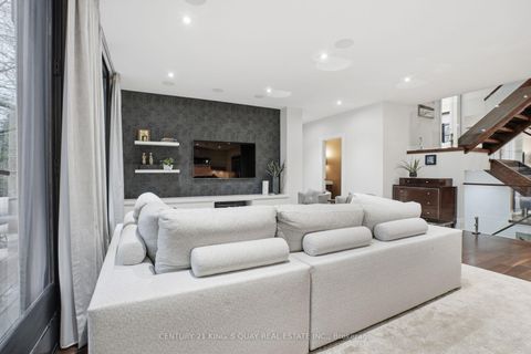 Photo 6 at 33 Nesbitt Drive, Leaside, Toronto