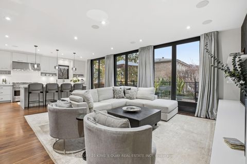 Photo 7 at 33 Nesbitt Drive, Leaside, Toronto