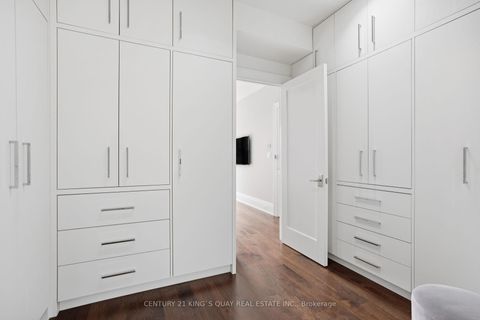 Photo 19 at 33 Nesbitt Drive, Leaside, Toronto
