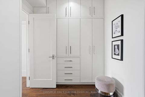Photo 20 at 33 Nesbitt Drive, Leaside, Toronto
