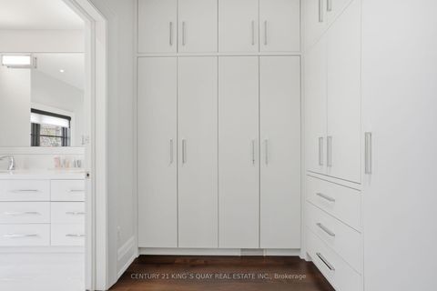 Photo 21 at 33 Nesbitt Drive, Leaside, Toronto