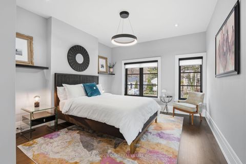 Photo 25 at 33 Nesbitt Drive, Leaside, Toronto