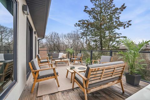 Photo 31 at 33 Nesbitt Drive, Leaside, Toronto