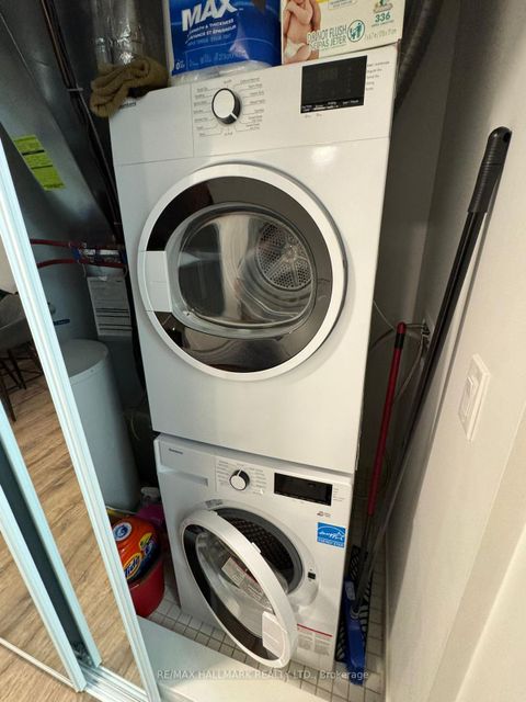 Photo 9 at 111 - 140 Canon Jackson Drive, Greenbrook, Toronto