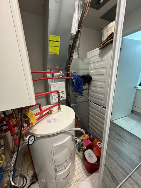 Photo 10 at 111 - 140 Canon Jackson Drive, Greenbrook, Toronto