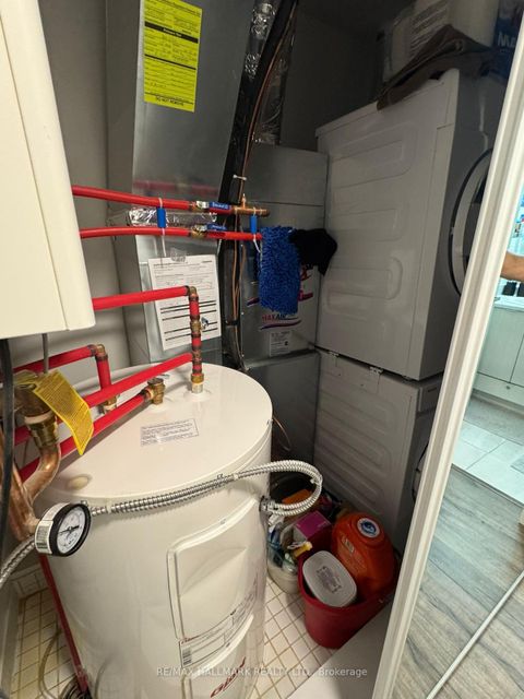 Photo 11 at 111 - 140 Canon Jackson Drive, Greenbrook, Toronto