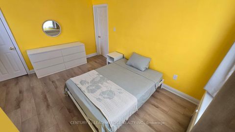 Photo 6 at 70 Westdale Drive, CFB, Toronto