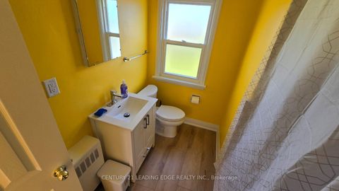 Photo 10 at 70 Westdale Drive, CFB, Toronto