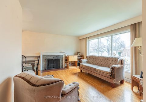Photo 5 at 1 Snaresbrook Drive, Kipling, Toronto