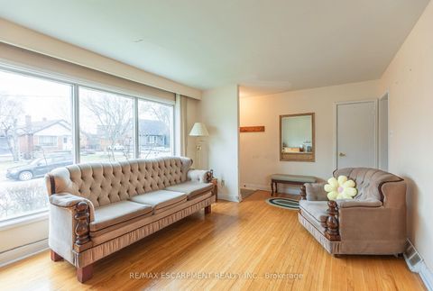 Photo 6 at 1 Snaresbrook Drive, Kipling, Toronto
