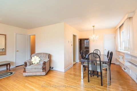 Photo 8 at 1 Snaresbrook Drive, Kipling, Toronto