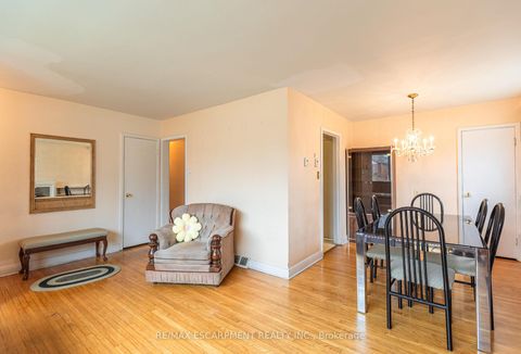 Photo 9 at 1 Snaresbrook Drive, Kipling, Toronto