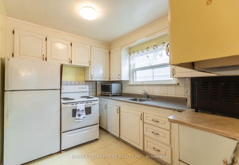 Photo 10 at 1 Snaresbrook Drive, Kipling, Toronto