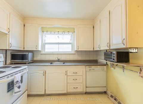 Photo 12 at 1 Snaresbrook Drive, Kipling, Toronto