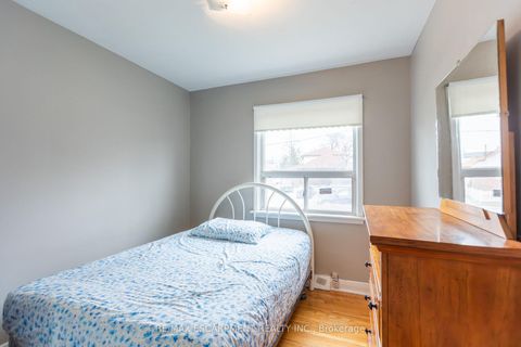 Photo 13 at 1 Snaresbrook Drive, Kipling, Toronto