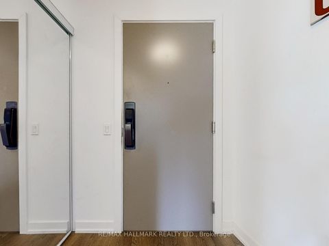 Photo 8 at 1905 - 10 York Street, Waterfront Communities C1, Toronto