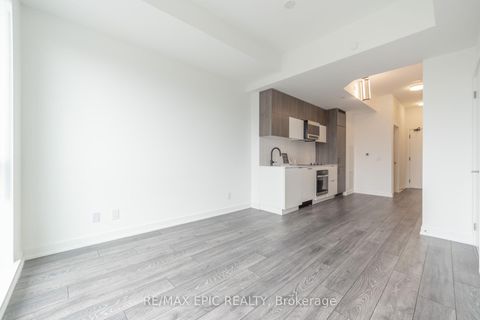 Photo 8 at 613 - 8888 Yonge Street, South Richvale, Richmond Hill