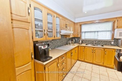 Photo 4 at 8 Stanwood Crescent, Humbermede, Toronto