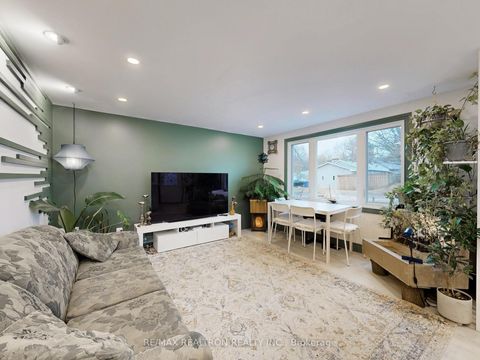 Photo 7 at 757 Srigley Street, College Manor, Newmarket