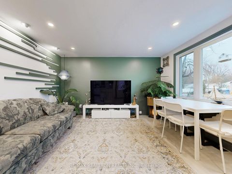 Photo 8 at 757 Srigley Street, College Manor, Newmarket