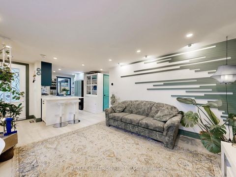 Photo 10 at 757 Srigley Street, College Manor, Newmarket