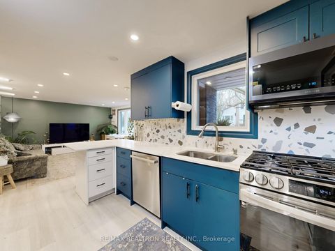 Photo 13 at 757 Srigley Street, College Manor, Newmarket