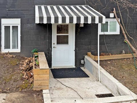 Photo 24 at 757 Srigley Street, College Manor, Newmarket