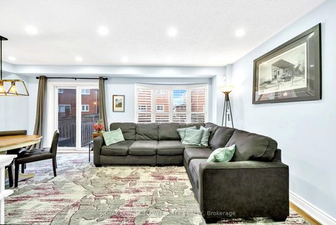 Photo 11 at 15D View Green Crescent, Clairville, Toronto