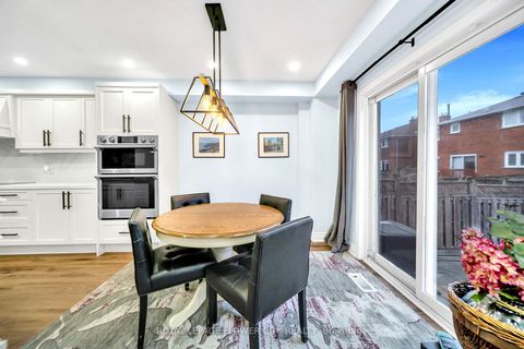 Photo 14 at 15D View Green Crescent, Clairville, Toronto