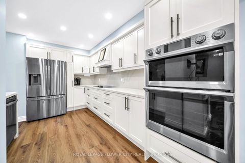 Photo 15 at 15D View Green Crescent, Clairville, Toronto