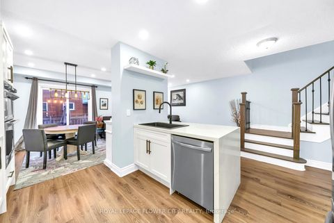 Photo 17 at 15D View Green Crescent, Clairville, Toronto