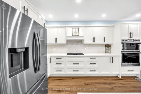 Photo 20 at 15D View Green Crescent, Clairville, Toronto