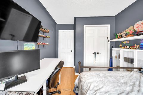 Photo 24 at 15D View Green Crescent, Clairville, Toronto