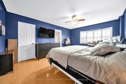Photo 32 at 15D View Green Crescent, Clairville, Toronto