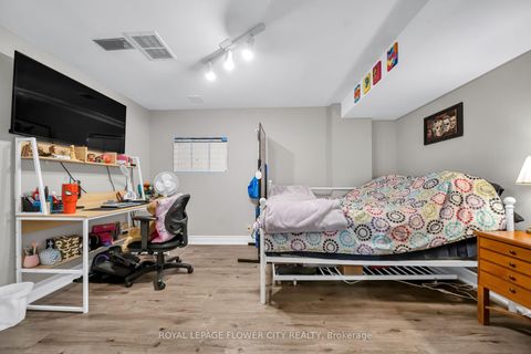 Photo 36 at 15D View Green Crescent, Clairville, Toronto