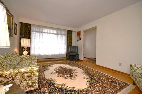 Photo 3 at 564 Christie Street, Wychwood, Toronto
