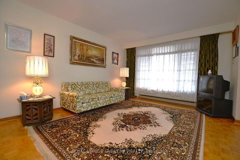 Photo 4 at 564 Christie Street, Wychwood, Toronto